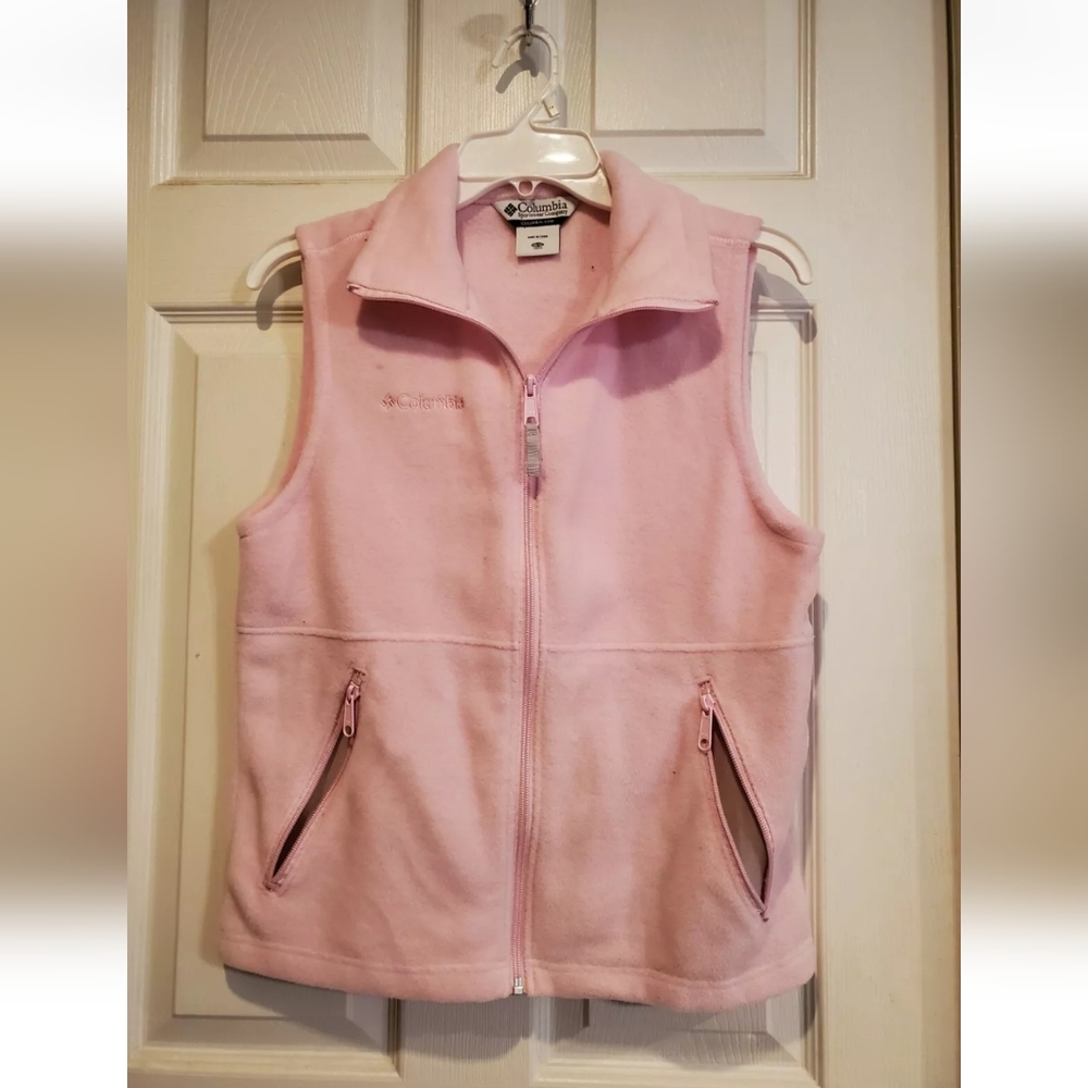 Youth Girls Pink Columbia Zip Up Vest- Size 14/16. Gently Used.